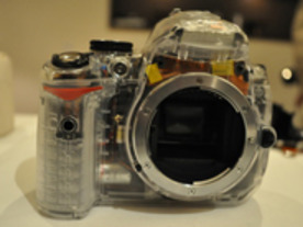 写真で見るデジタル一眼レフカメラ、ニコン「D5000」の機能と内部構造