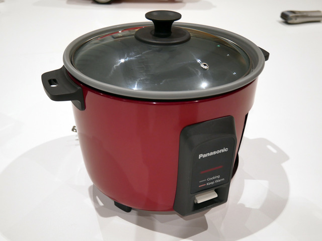 　1956年発売の炊飯器「SR-Y18FGE」。
