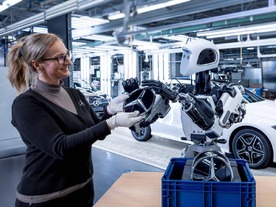 メルセデス・ベンツ、Apptronikの人型ロボット「Apollo」を工場で試験運用